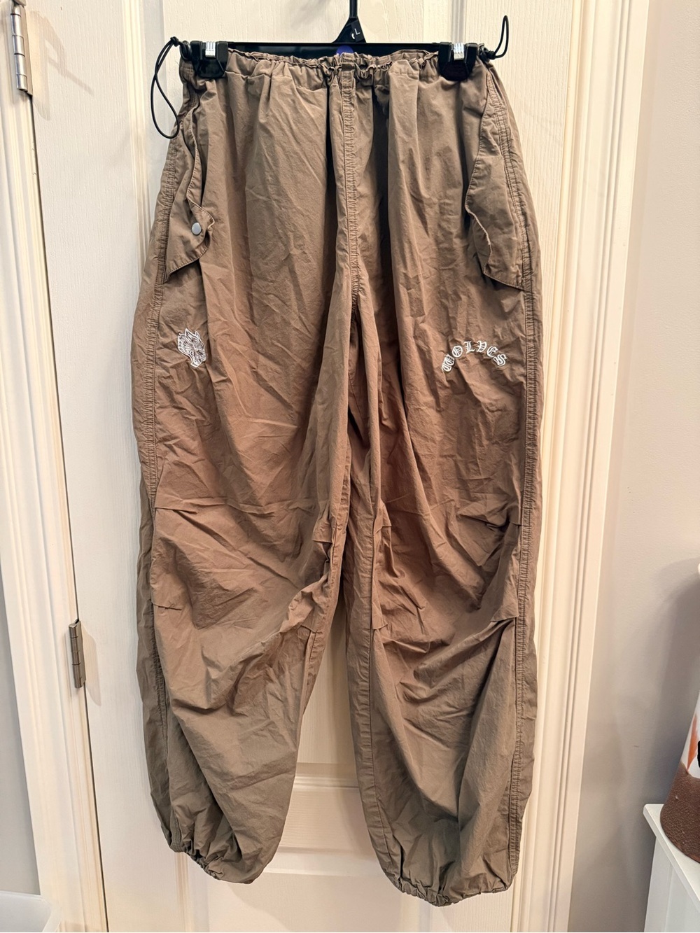 Darc Sport She Cargo Pants in Brown with Elastic Ankles. Size small.
